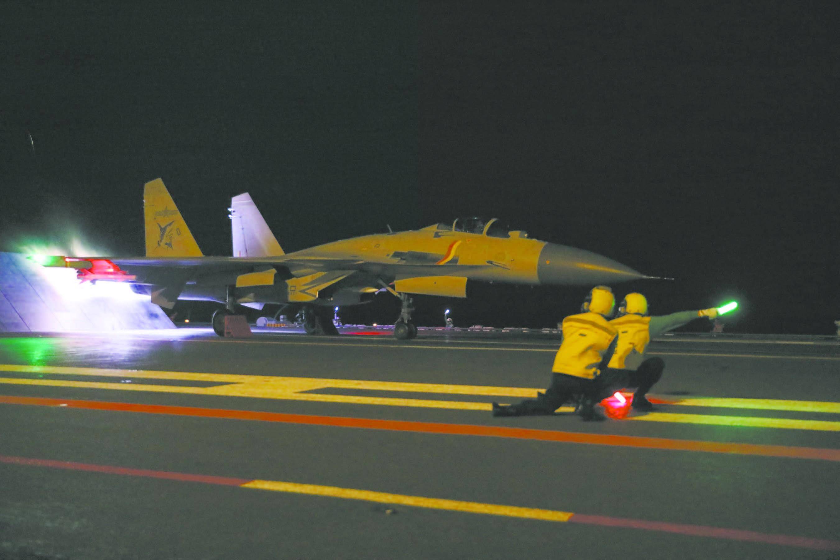 皇冠信用网注册_外军深夜来犯皇冠信用网注册，央视披露细节，歼15挂实弹升空驱离，现场惊心动魄